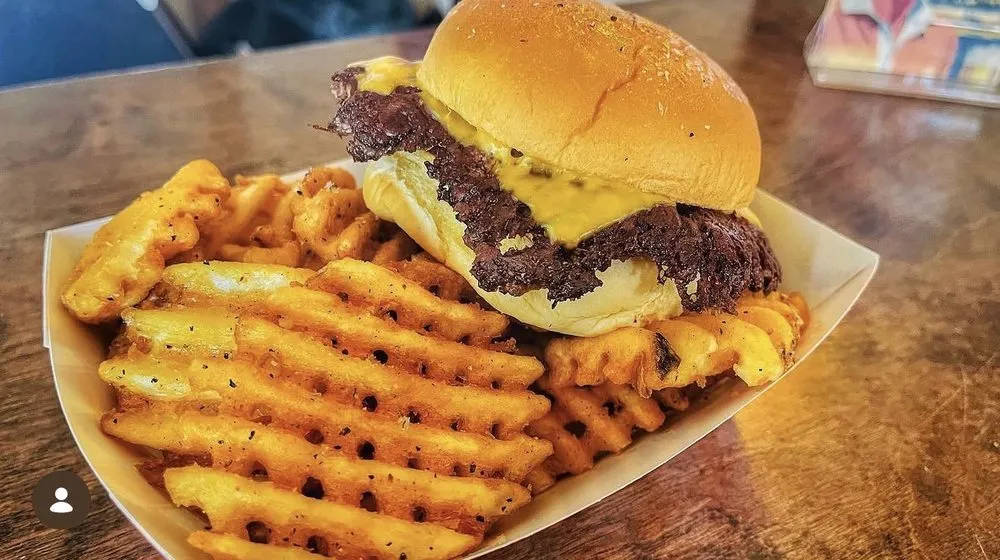 Dalton's Cheeseburgs