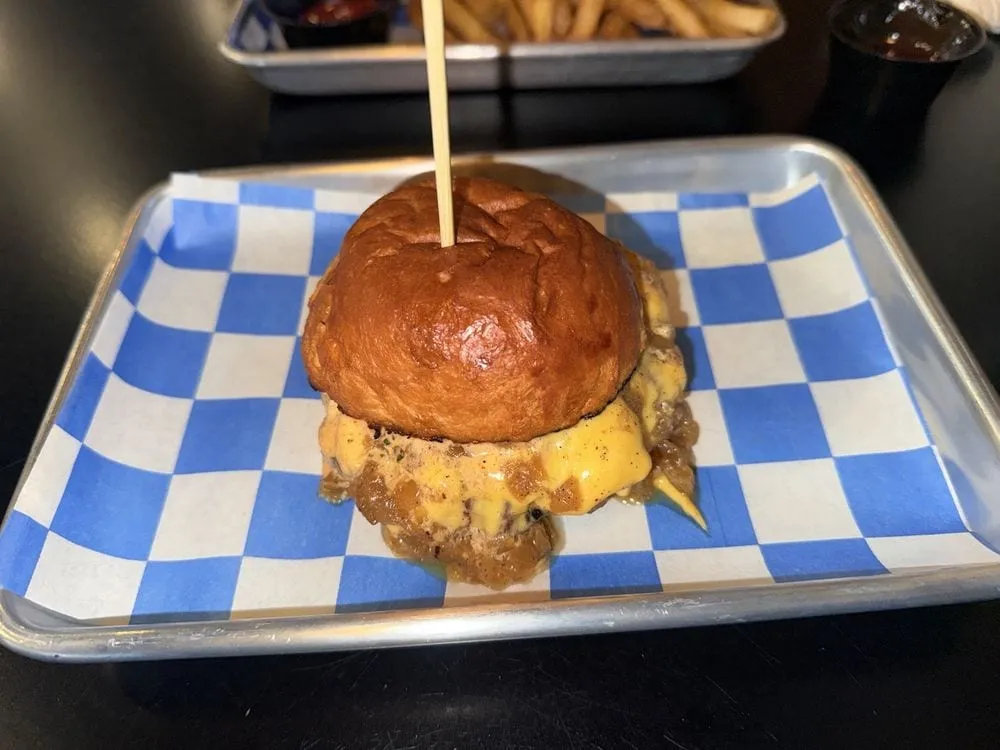 Lala's Burgers & Fries