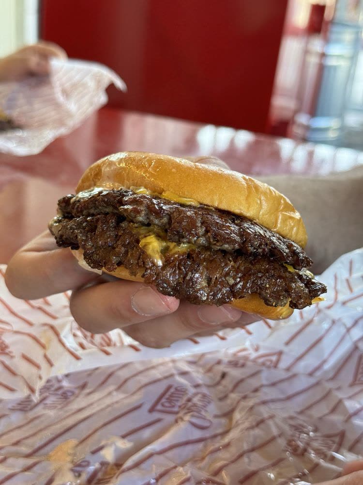 Skinny Louie Wynwood interior with retro diner styling