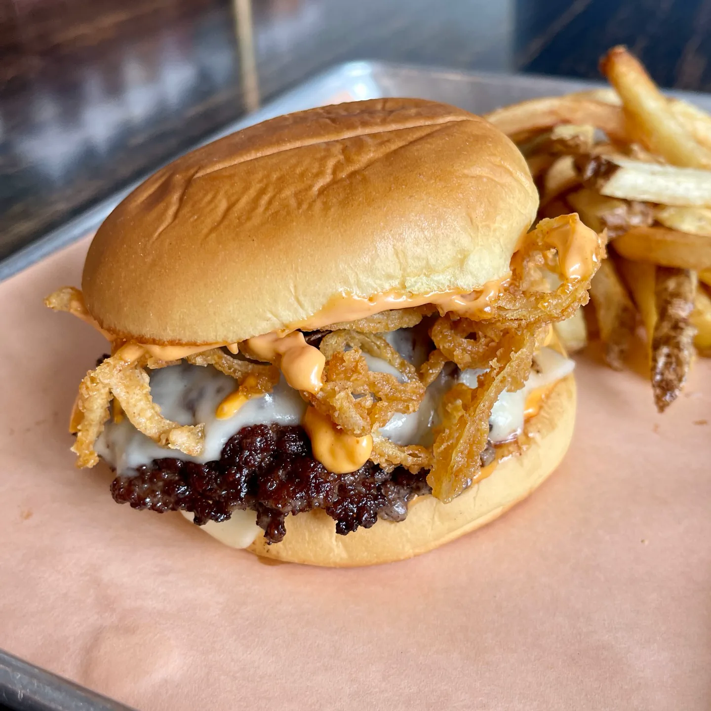 Pit & Tap smashburger in Wilmette