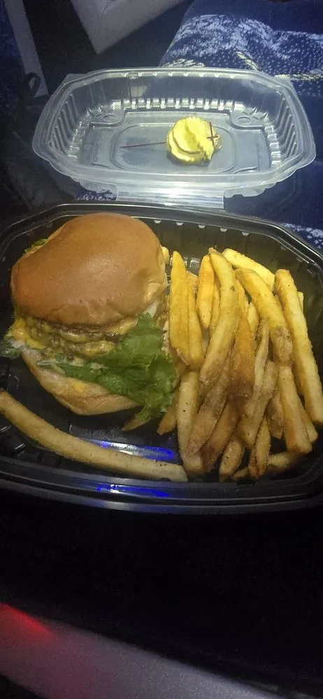 Barlines burger and seasoned fries